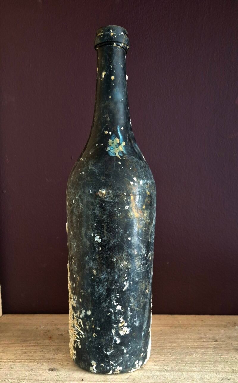 Shipwreck encrusted bottle - Image 4